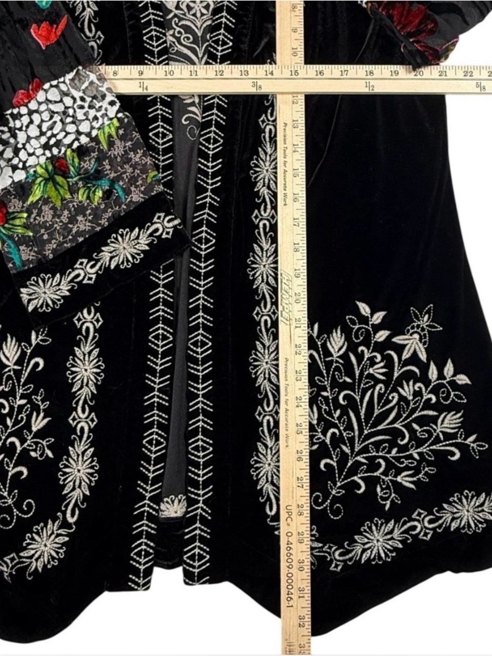 ๐๐๐BOGOHO๐๐๐John Mark Embroidered Velvet Cardigan with Floral Patchwork-Large - Picture 5 of 6
